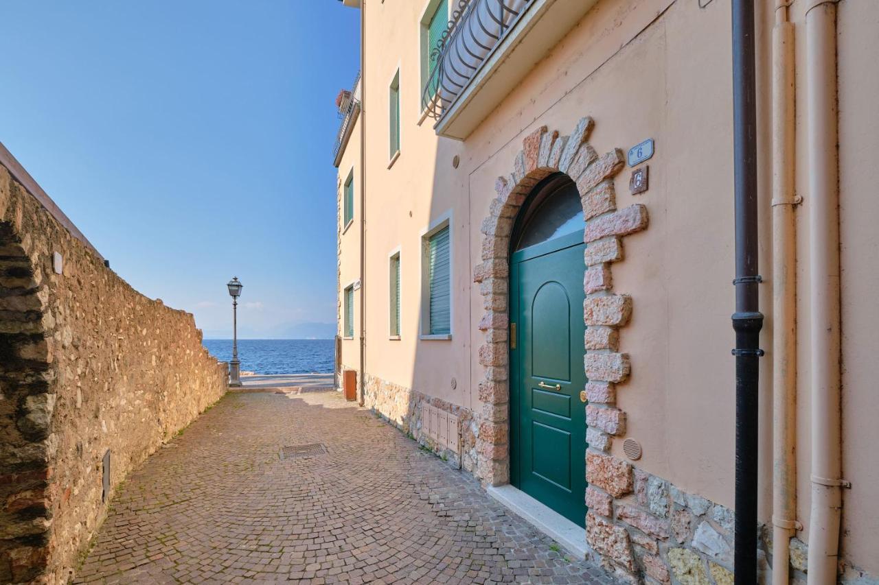 Apartmentsgarda - Residenza Dei Navigatori Torri Del Benaco Exterior photo